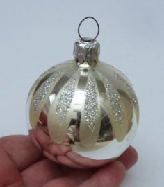 Vintage kerstbal zilver 7 cm