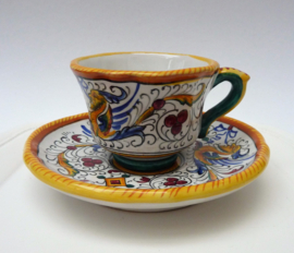 Deruta Lismat Raffaellesco coffee cup with saucer