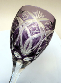 Antiek kristallen cut to clear geslepen wijnglas magenta