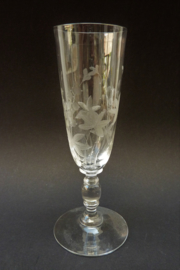Gegraveerd flute glas 19e eeuw