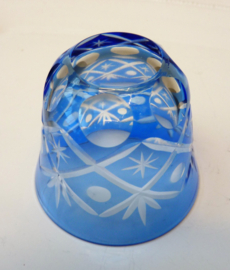 Een paar Boheemse blauwe cut to clear geslepen kristallen likeur shot glazen