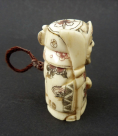 Japanse handgesneden benen Netsuke krijger