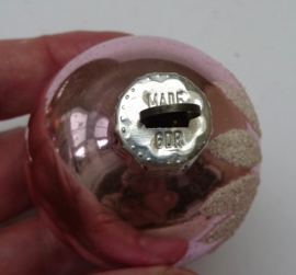Vintage GDR kerstbal roze gesuikerd 6 cm