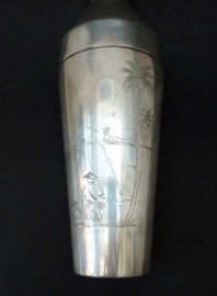 Art Deco Banka Tin Indonesie cocktailshaker met gravure