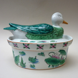 Chinese Famille Rose porcelain duck tureen