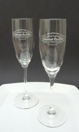 Een paar Laurent Perrier champagne flutes