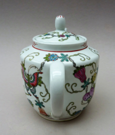 Chinese witte porseleinen theepot met vlinders en bloemen 1980