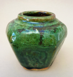 Chinese turquoise groen geglazuurde Shiwan gemberpot