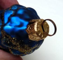 Vintage glazen dennenappel kerstornament blauw