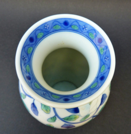 Japanese Maebata porcelain vase