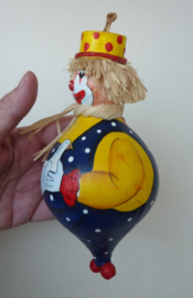 Hanger Clown papier mache