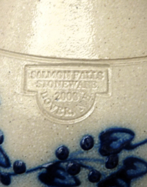 Salmon Falls Pottery stoneware kan Blue Vine