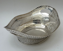 Silver plated bread basket Hooijkaas Schoonhoven
