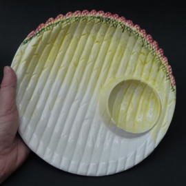Round barbotine asparagus plate
