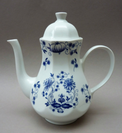 Bavaria Atelier Porzellan Blue Onion coffee pot