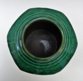 Chinese vintage groen geglazuurde Shiwan gemberpot