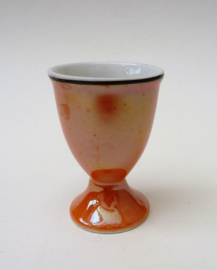 Art Deco oranje lusterware porseleinen eierdopjes op schaal