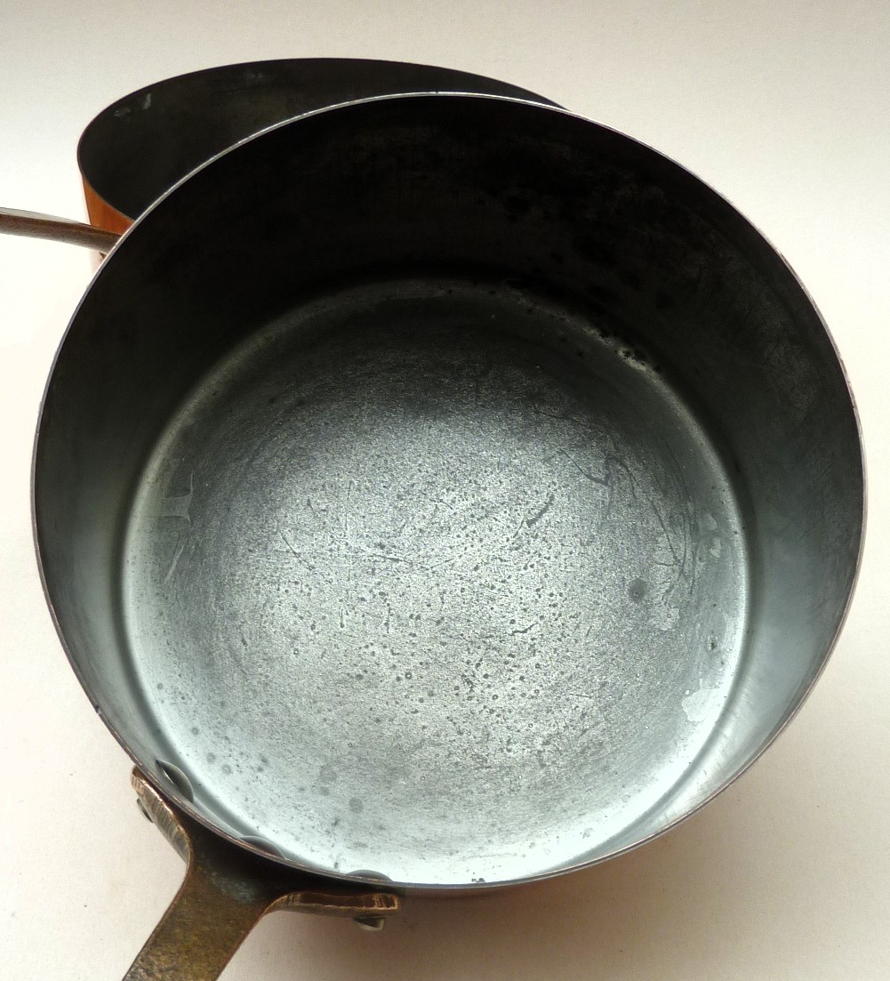 Metaux ouvres Vesoul Art et Cuisine koperen sauteer pannen