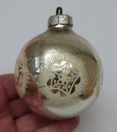 Vintage GDR kerstbal zilver 8 cm