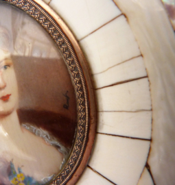 Miniatuur portret van een dame 19e eeuw