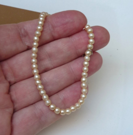 Biba kunstpareltjes armband