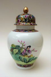 Hong Kong decorated Millefleurs porcelain ginger jar