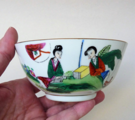 Vintage Chinese kom lezende dames en kalligrafie