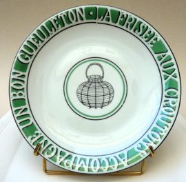 Porcelaine de Paris saladeborden in metalen draadmand