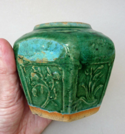 Chinese turquoise groen geglazuurde Shiwan gemberpot