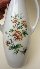Hollohaza Hungary witte porseleinen amphora vaas met bloemdecoratie