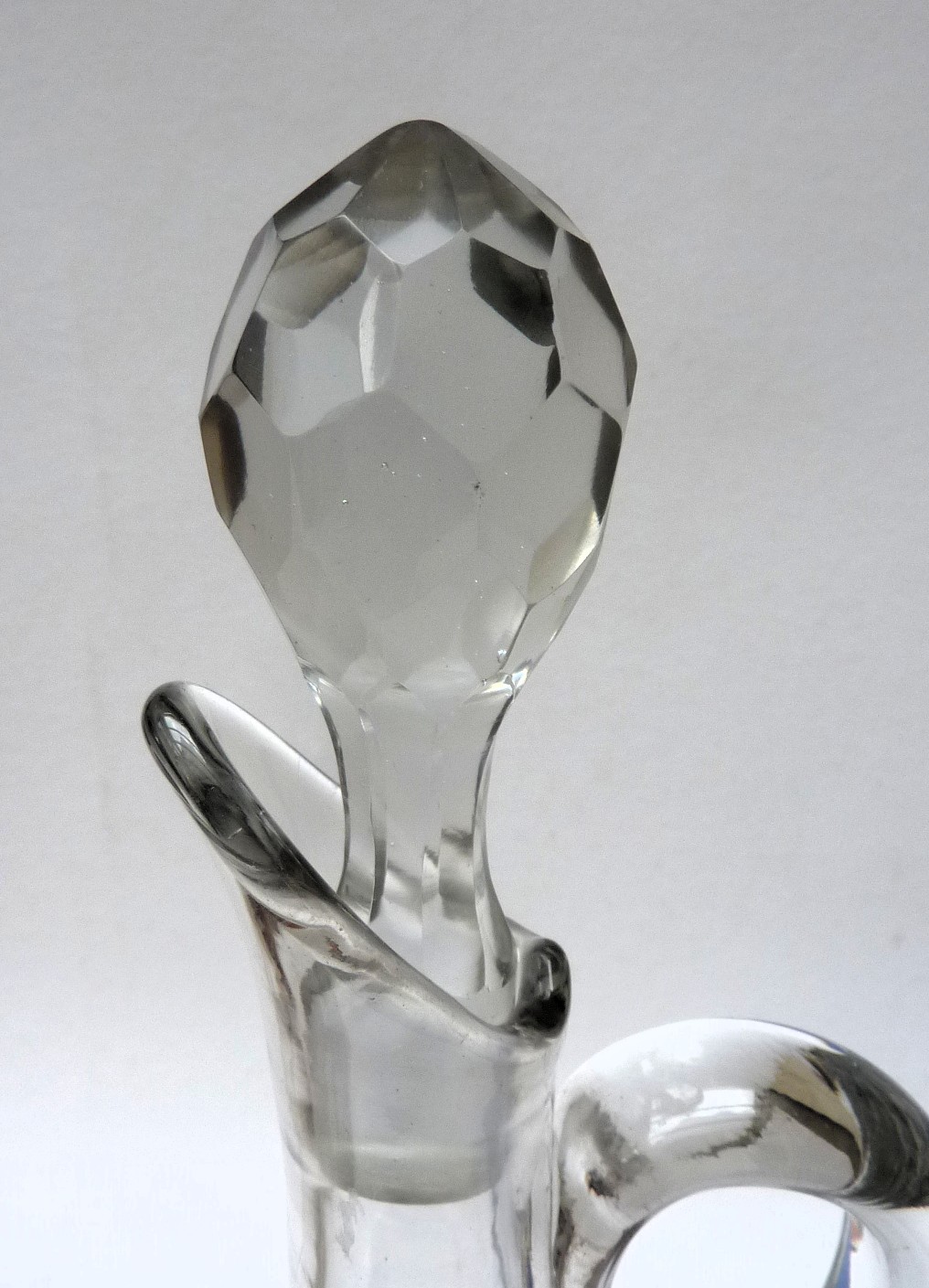 Gegraveerde glazen oorkaraf Griekse Sleutel