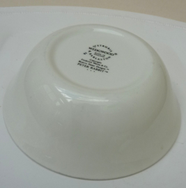 Wedgwood Peter Rabbit porridge bowl Mrs Rabbit