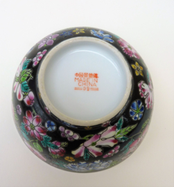 Chinese Jingdezhen porcelain Famille noir Thousand Flowers bowl