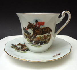 Country style oversized cups hunting scene