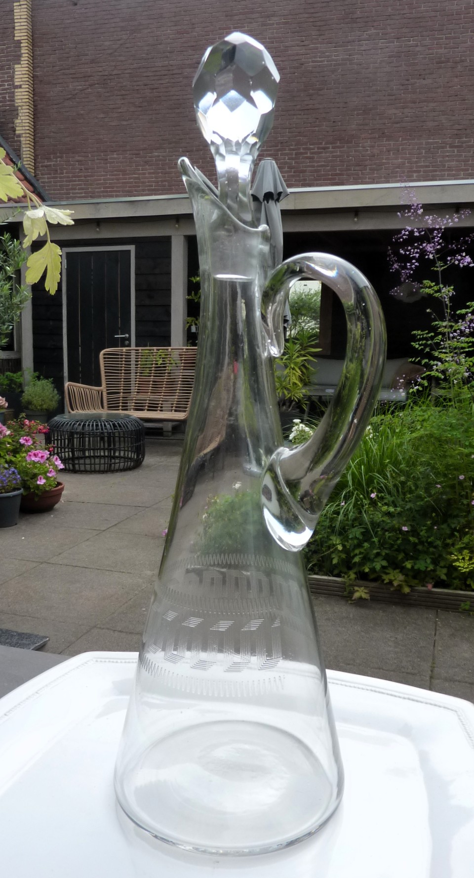 Gegraveerde glazen oorkaraf Griekse Sleutel