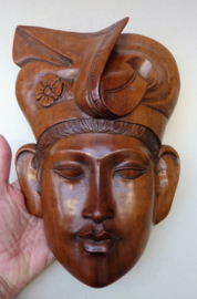 Balinese wood carved bride and groom wedding wall sculptures