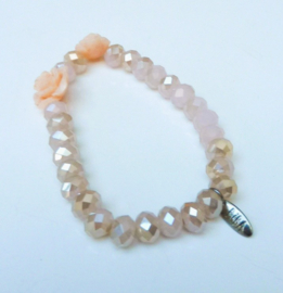 Biba armband roze facetkralen en roosjes