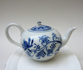 Original Bohemia Dubi Zwiebelmuster Blue Onion teapot