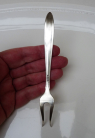 Gero model 450 Spitsfilet verzilverd koudvleesvorkje