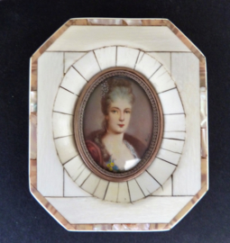 Miniatuur portret van een dame 19e eeuw
