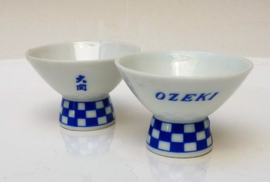 Vintage Ozeki sake kommetjes