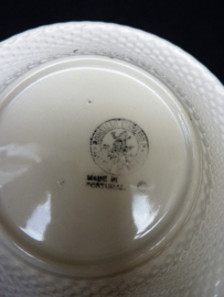 Bordallo Pinheiro pottery bowl wicker vines pattern