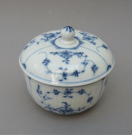 Ilmenau Thuringia Strawflower porcelain lidded sugar bowl 18th century