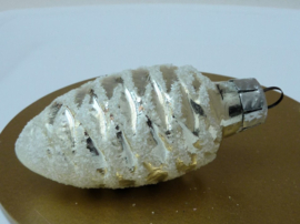 Dennenappel kerstornament GDR gesuikerd zilver 8 cm