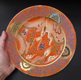 Japans porseleinen Moriage Dragon ware bord