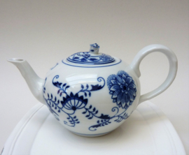 Original Bohemia Dubi Zwiebelmuster Blue Onion teapot