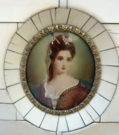 Miniatuur portret jonge vrouw 19e eeuw