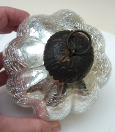 Vintage Duitse glazen Kugel kerstbal pompoenmodel zilver craquele