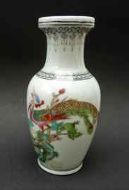 Chinese porseleinen vaas bloemen pauw kalligrafie Culturele Revolutie