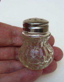 Mini persglazen zoutvaatjes